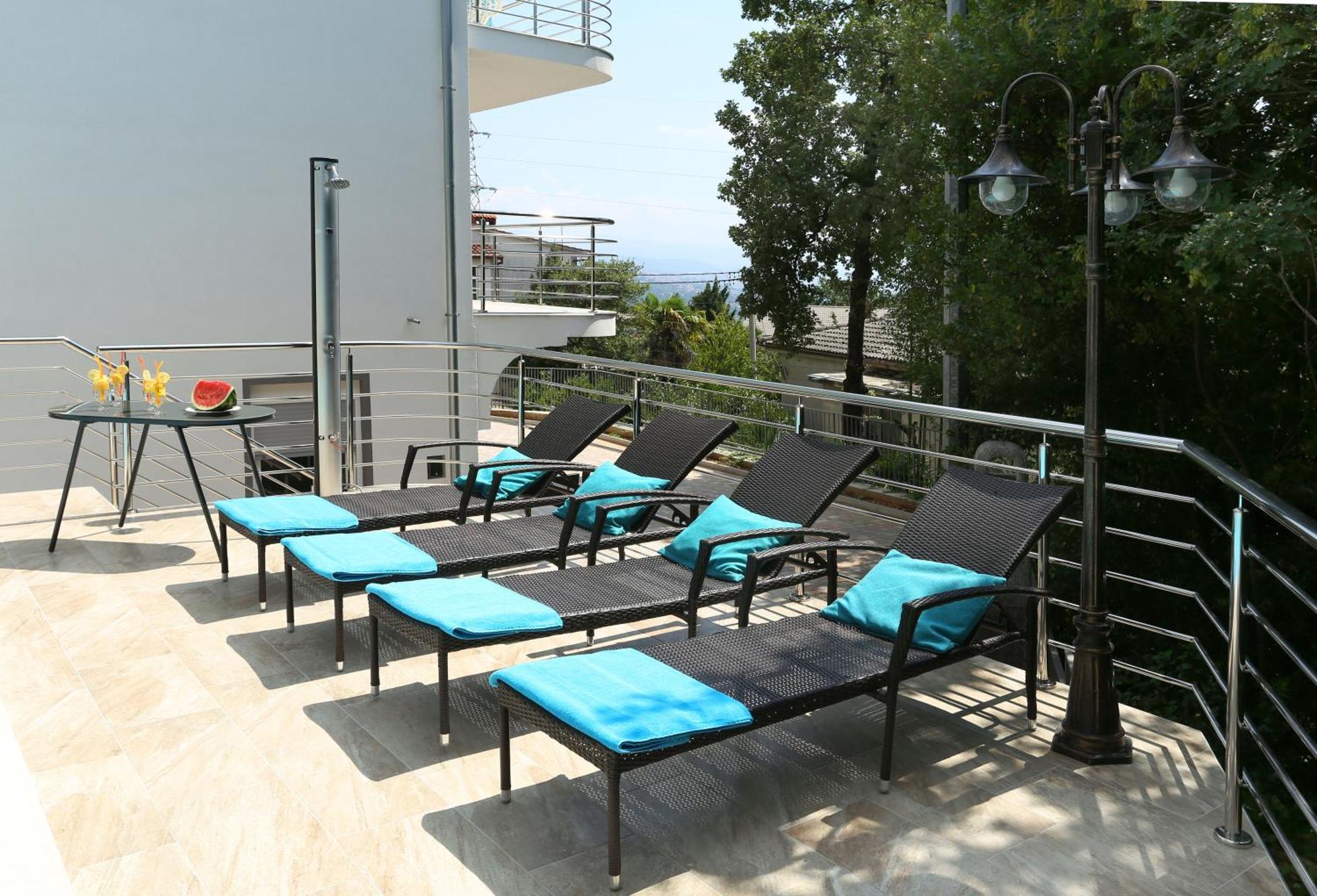 Villa Dragi With Pool, Sauna, & Whirlpool Opatija Habitación foto