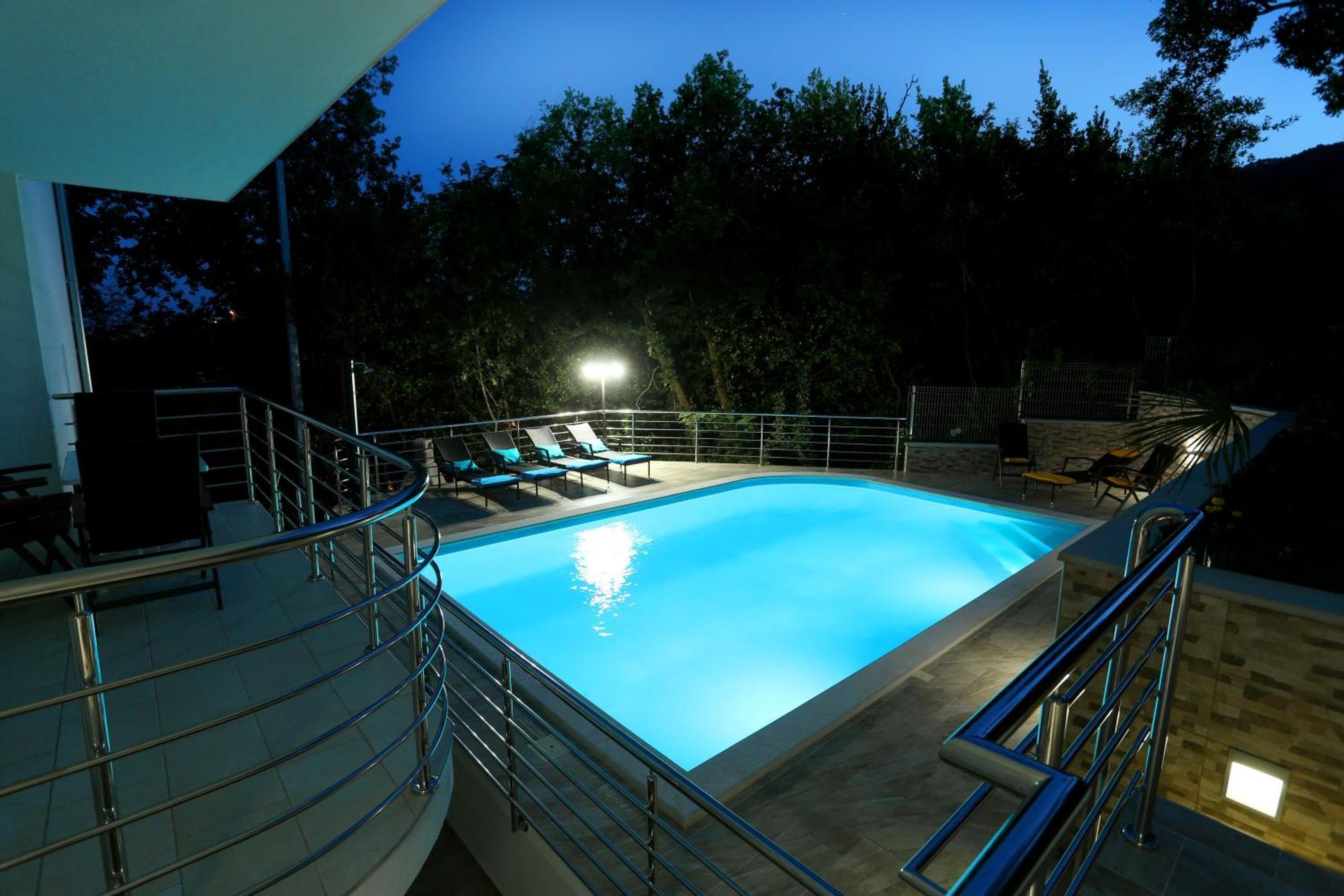 Villa Dragi With Pool, Sauna, & Whirlpool Opatija Habitación foto