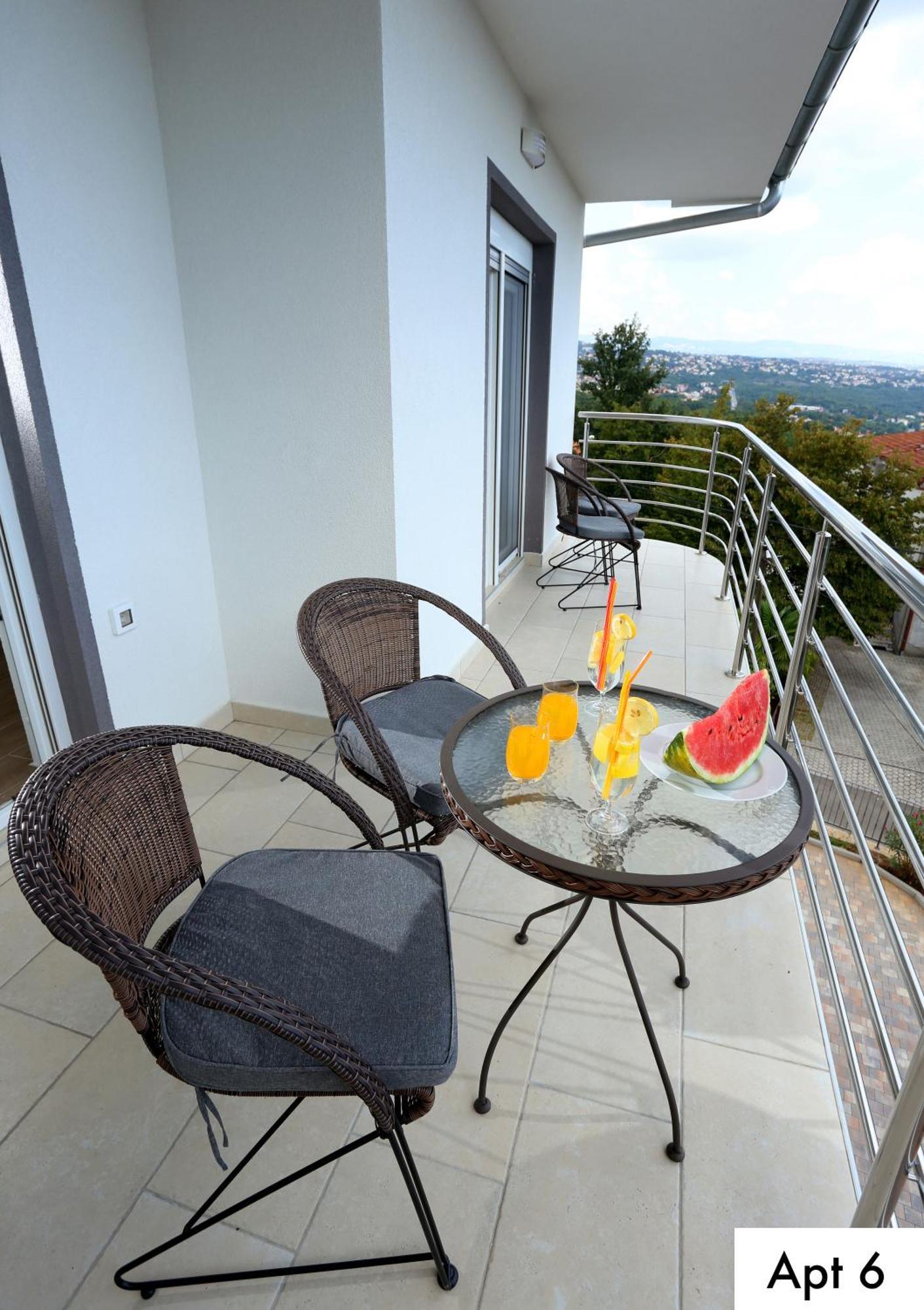 Villa Dragi With Pool, Sauna, & Whirlpool Opatija Habitación foto