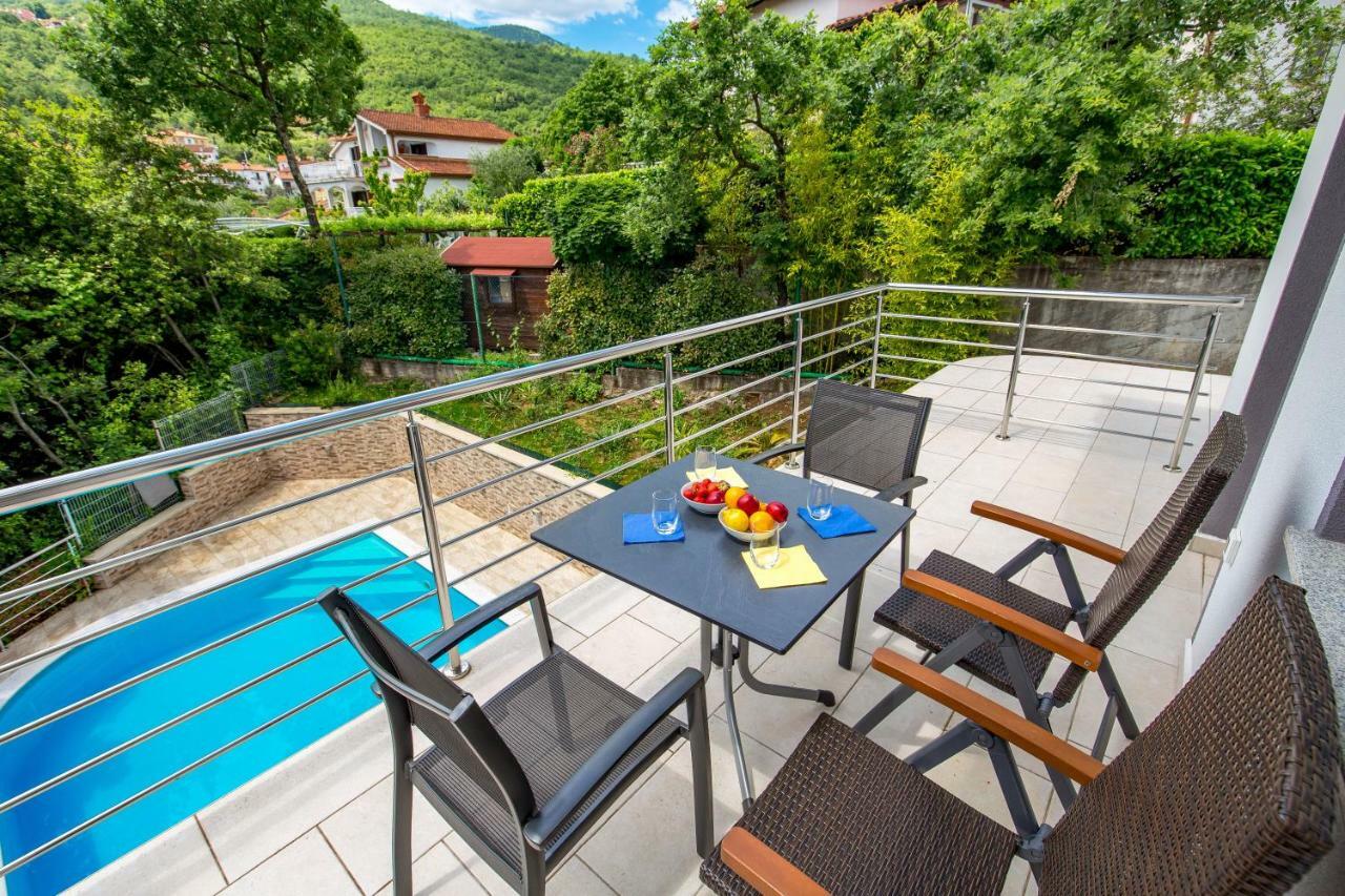 Villa Dragi With Pool, Sauna, & Whirlpool Opatija Habitación foto